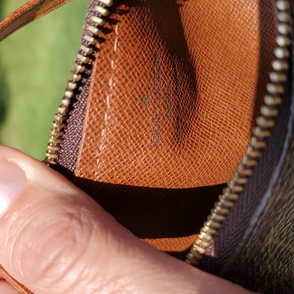 LOUIS VUITTON MONO MINI PAPILLON - Picture 11 of 15